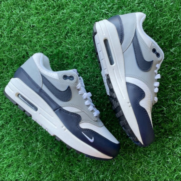 Nike Air Max 1 Lv8 - Picture 3 of 6